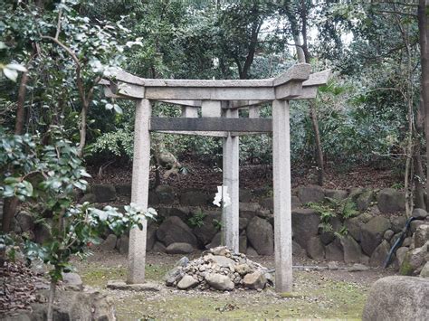 三太柱|日本唯一の三柱鳥居 ＠京都・太秦天神川「木嶋坐天。